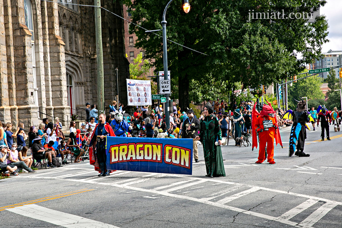 Beginning of Dragon Con Parade 2022